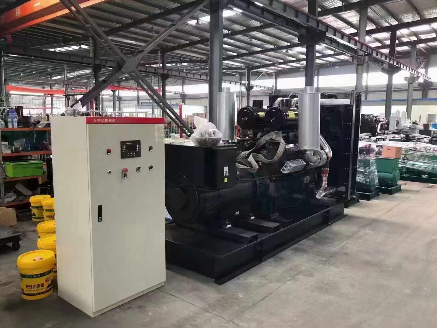 岳阳柴油发电机组负载测试时，若出现异常运行状态应如何处理？